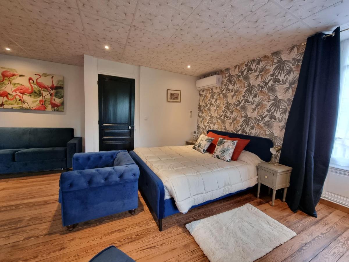 Le Manoir- Cluny Bed & Breakfast Exterior photo