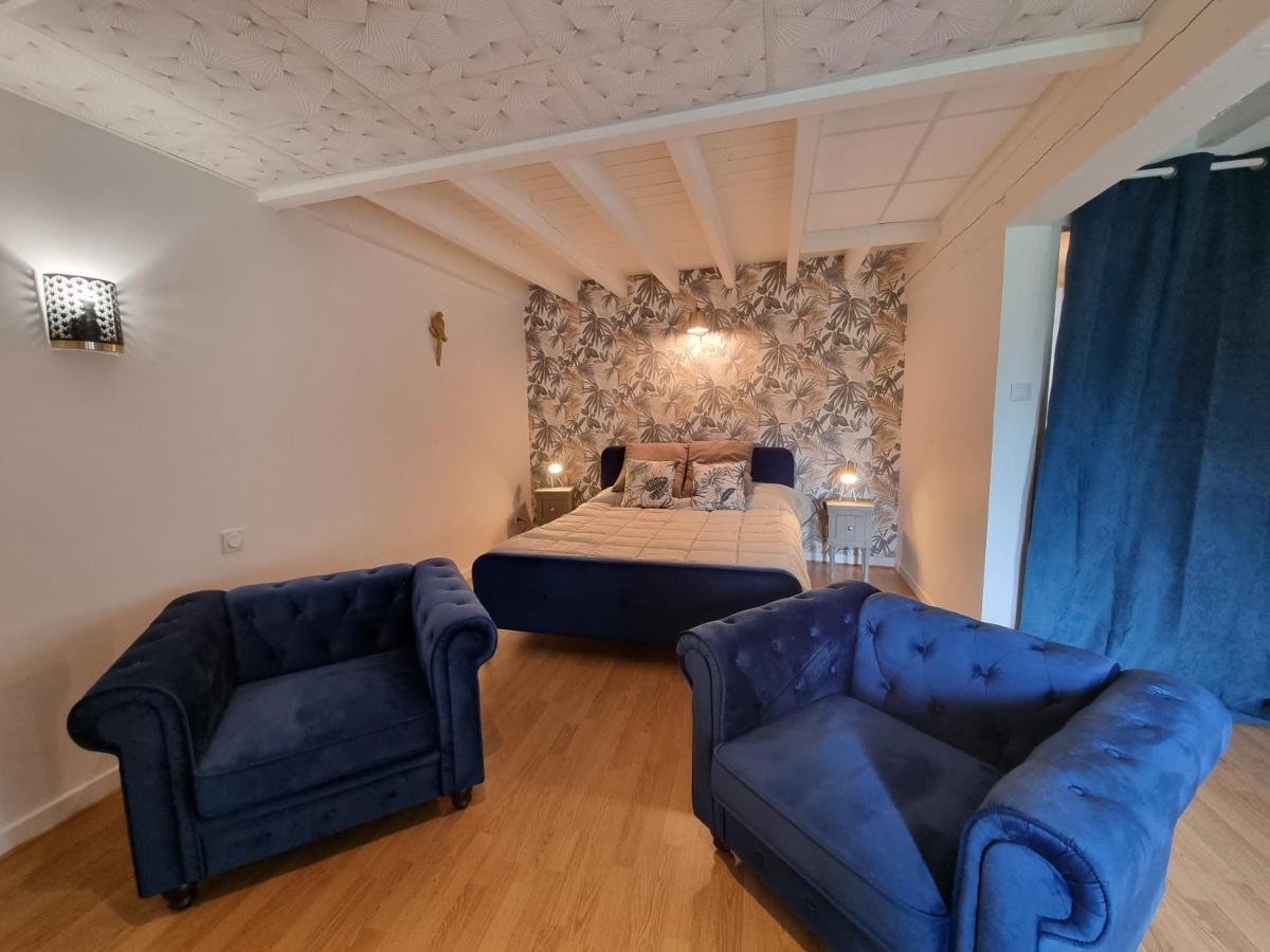 Le Manoir- Cluny Bed & Breakfast Exterior photo