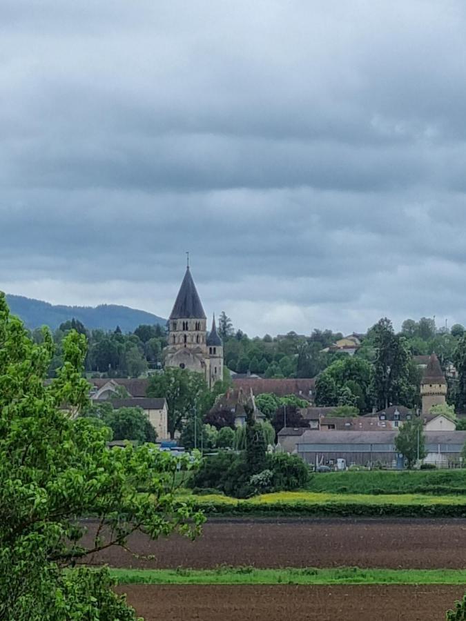 Le Manoir- Cluny Bed & Breakfast Exterior photo