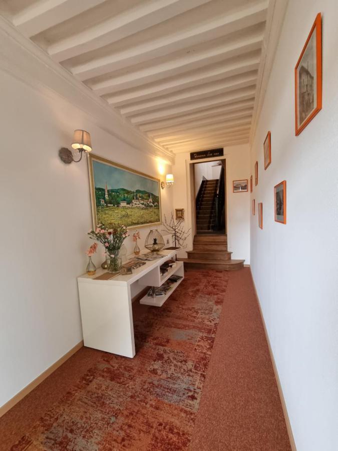 Le Manoir- Cluny Bed & Breakfast Exterior photo